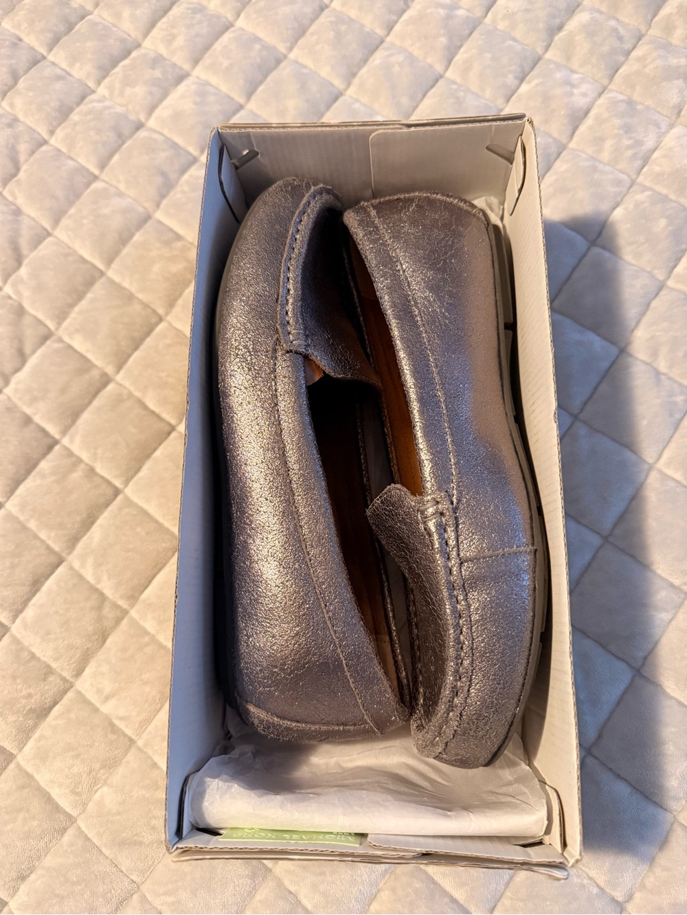 Vionic Metallic Pewter Silver Loafers Size 9